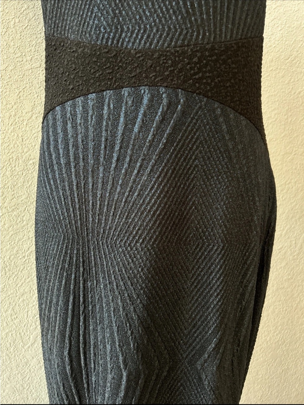 Kayla By Tally Taylor Dress M Long Stretchy Knit Geometric Mod glam EUC - Picture 3 of 11